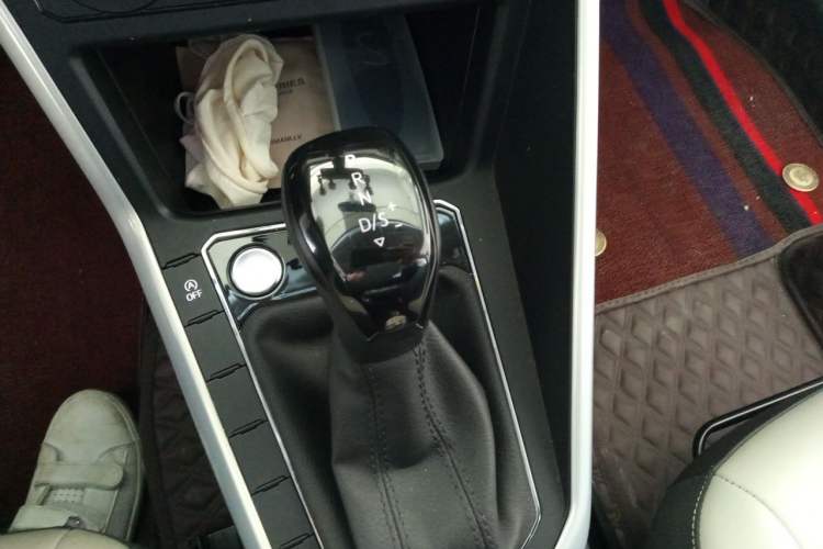 Used Volkswagen Polo 2021 Plus 1.5L Automatic Colorful Tech Edition Gear Lever
