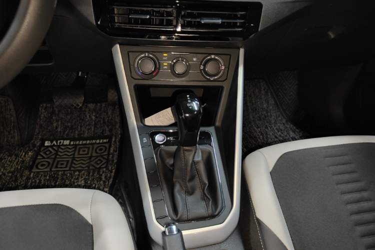 Used Volkswagen Polo 2021 Plus 1.5L Automatic Colorful Tech Edition Gear Lever