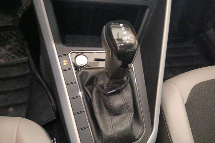 Used Volkswagen Polo 2021 Plus 1.5L Automatic Colorful Tech Edition Gear Lever