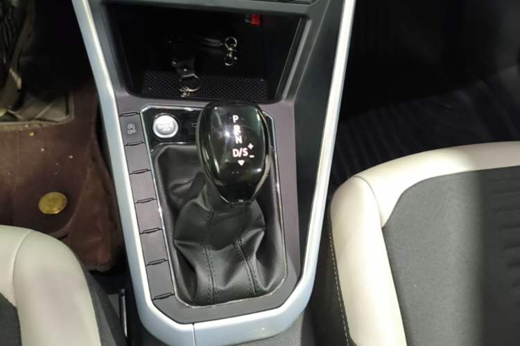 Used Volkswagen Polo 2021 Plus 1.5L Automatic Colorful Tech Edition Gear Lever