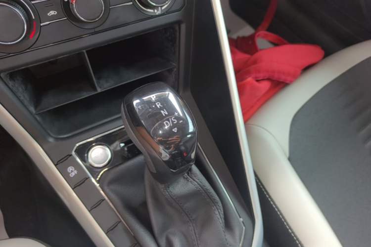Used Volkswagen Polo 2021 Plus 1.5L Automatic Colorful Tech Edition Gear Lever