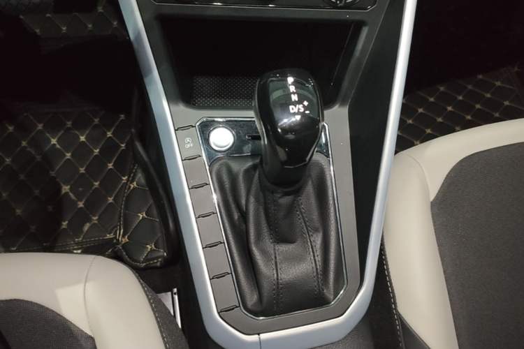 Used Volkswagen Polo 2021 Plus 1.5L Automatic Colorful Tech Edition Gear Lever