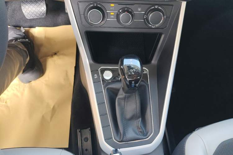 Used Volkswagen Polo 2021 Plus 1.5L Automatic Colorful Tech Edition Gear Lever