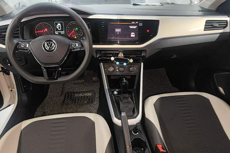 Used Volkswagen Polo 2021 Plus 1.5L Automatic Colorful Tech Edition Gear Lever