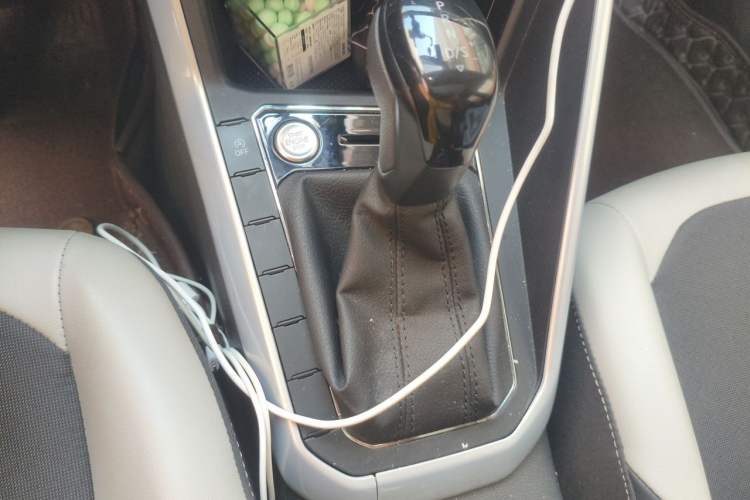 Used Volkswagen Polo 2021 Plus 1.5L Automatic Colorful Tech Edition Gear Lever