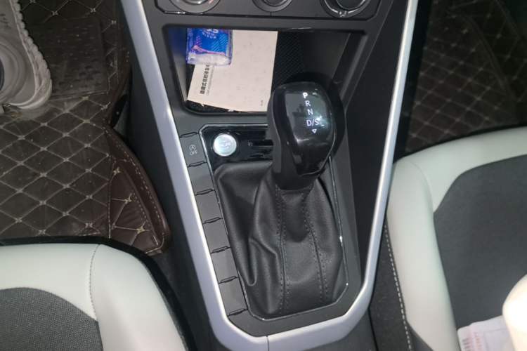 Used Volkswagen Polo 2021 Plus 1.5L Automatic Colorful Tech Edition Gear Lever
