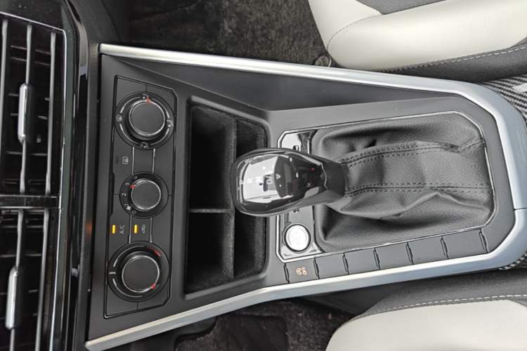 Used Volkswagen Polo 2021 Plus 1.5L Automatic Colorful Tech Edition Gear Lever