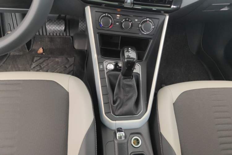 Used Volkswagen Polo 2021 Plus 1.5L Automatic Colorful Tech Edition Gear Lever