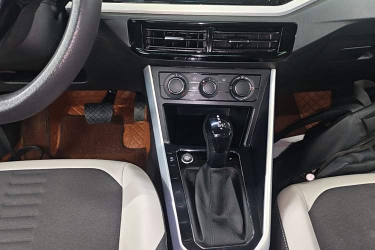 Used Volkswagen Polo 2021 Plus 1.5L Automatic Colorful Tech Edition Gear Lever