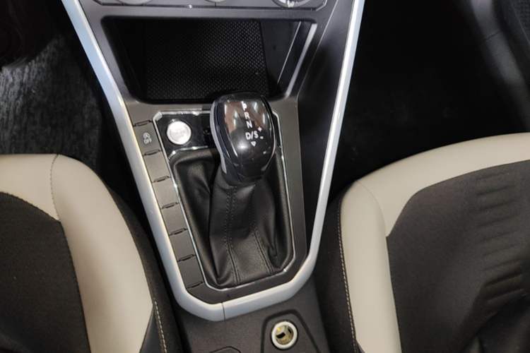 Used Volkswagen Polo 2021 Plus 1.5L Automatic Colorful Tech Edition Gear Lever