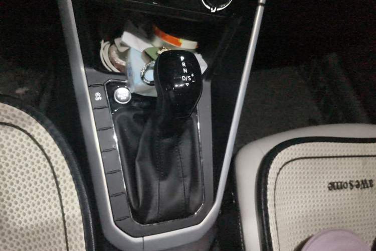 Used Volkswagen Polo 2021 Plus 1.5L Automatic Colorful Tech Edition Gear Lever