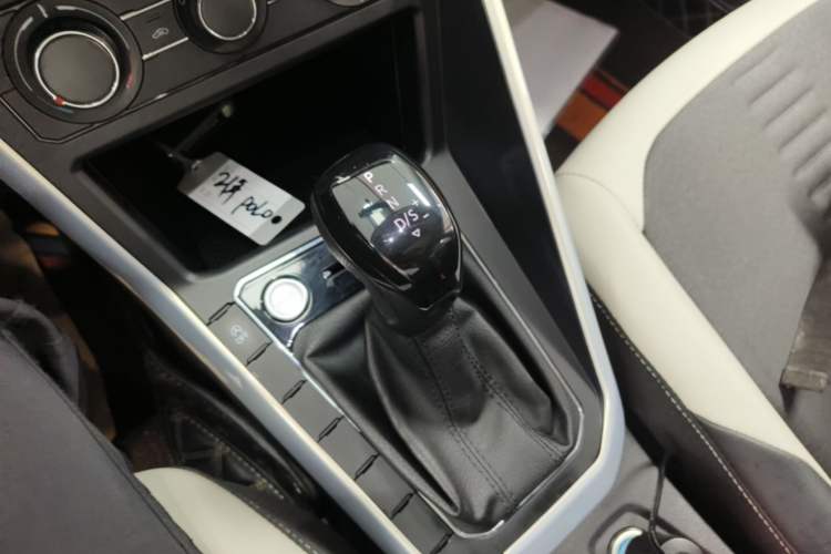 Used Volkswagen Polo 2021 Plus 1.5L Automatic Colorful Tech Edition Gear Lever