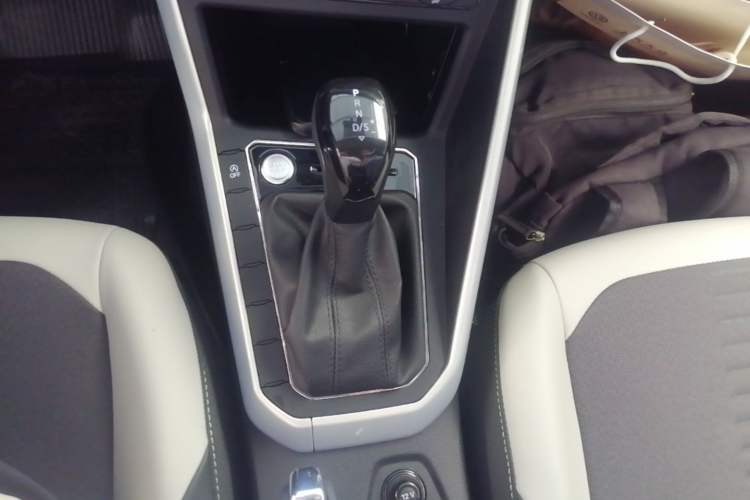 Used Volkswagen Polo 2021 Plus 1.5L Automatic Colorful Tech Edition Gear Lever