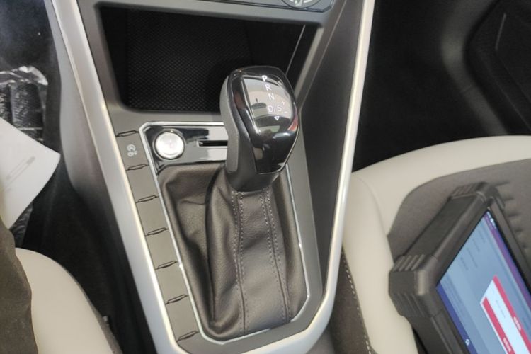 Used Volkswagen Polo 2021 Plus 1.5L Automatic Colorful Tech Edition Gear Lever