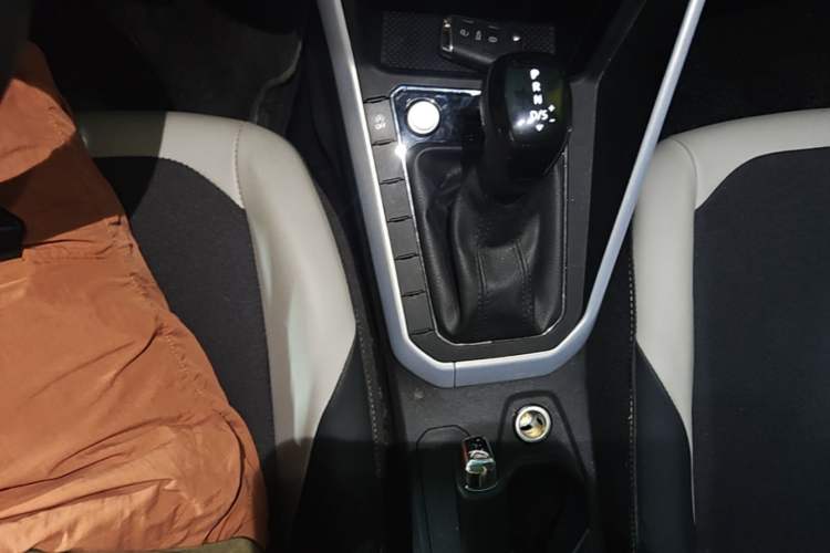 Used Volkswagen Polo 2021 Plus 1.5L Automatic Colorful Tech Edition Gear Lever