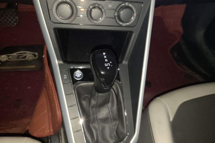 Used Volkswagen Polo 2021 Plus 1.5L Automatic Colorful Tech Edition Gear Lever