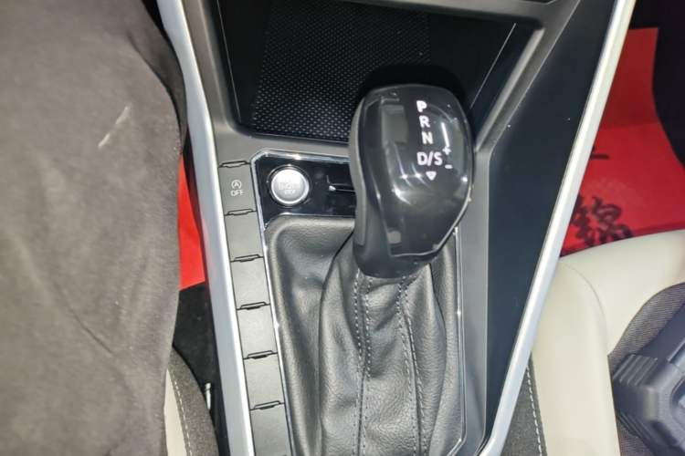 Used Volkswagen Polo 2021 Plus 1.5L Automatic Colorful Tech Edition Gear Lever