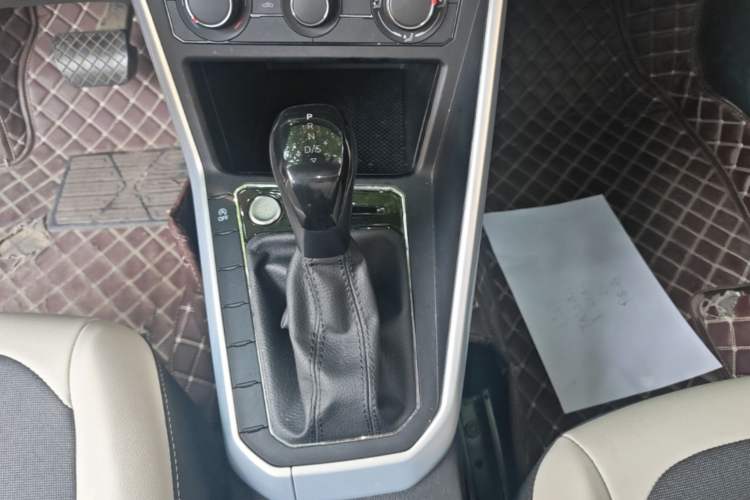 Used Volkswagen Polo 2021 Plus 1.5L Automatic Colorful Tech Edition Gear Lever