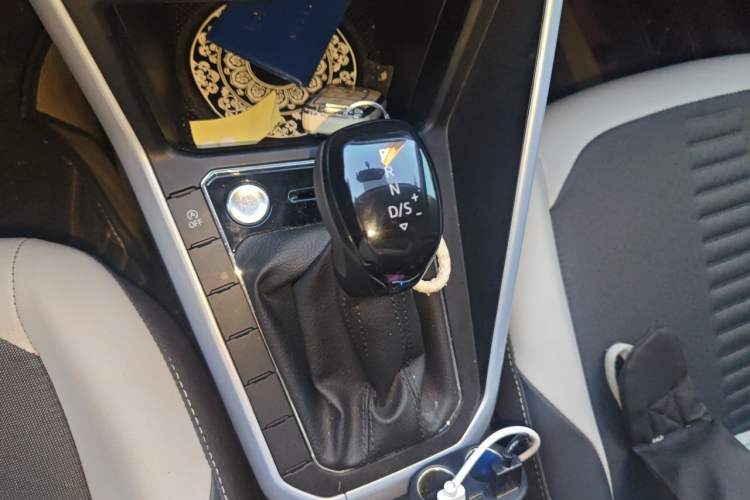 Used Volkswagen Polo 2021 Plus 1.5L Automatic Colorful Tech Edition Gear Lever