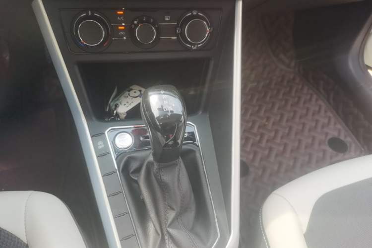 Used Volkswagen Polo 2021 Plus 1.5L Automatic Colorful Tech Edition Gear Lever