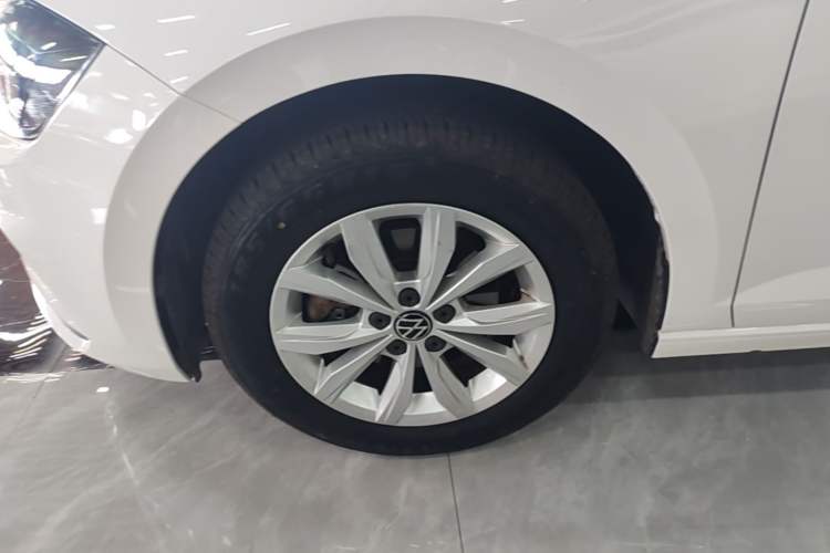 Used Volkswagen Polo 2021 Plus 1.5L Automatic Colorful Tech Edition Left Front Wheel Hub