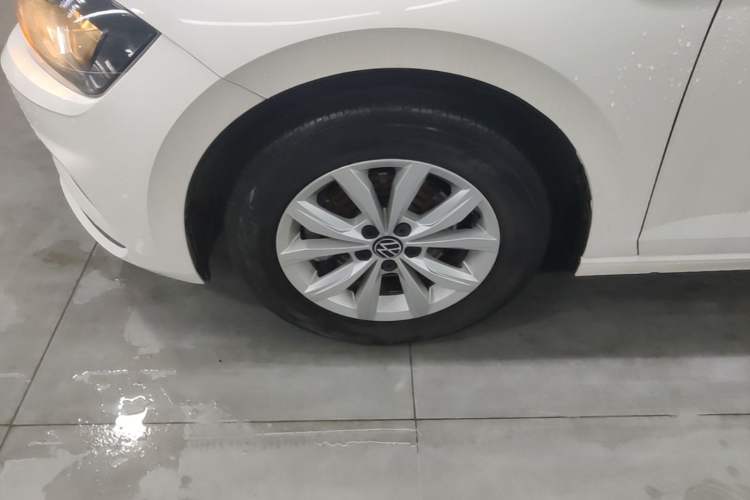 Used Volkswagen Polo 2021 Plus 1.5L Automatic Colorful Tech Edition Left Front Wheel Hub