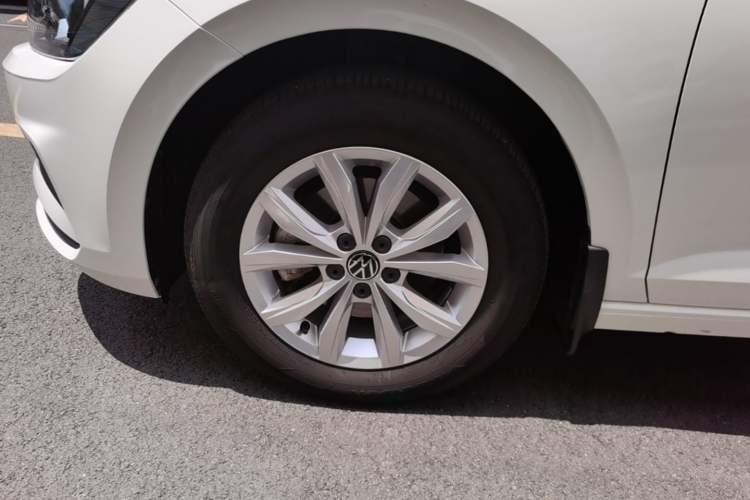 Used Volkswagen Polo 2021 Plus 1.5L Automatic Colorful Tech Edition Left Front Wheel Hub