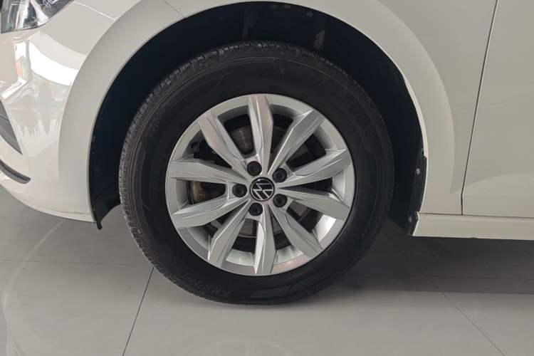 Used Volkswagen Polo 2021 Plus 1.5L Automatic Colorful Tech Edition Left Front Wheel Hub
