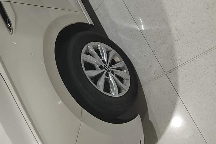 Used Volkswagen Polo 2021 Plus 1.5L Automatic Colorful Tech Edition Left Front Wheel Hub