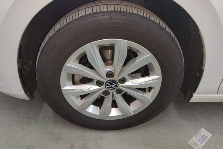 Used Volkswagen Polo 2021 Plus 1.5L Automatic Colorful Tech Edition Left Front Wheel Hub