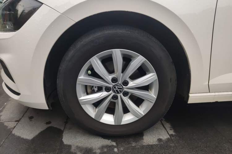 Used Volkswagen Polo 2021 Plus 1.5L Automatic Colorful Tech Edition Left Front Wheel Hub