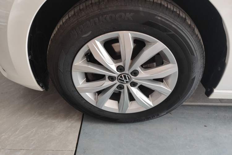 Used Volkswagen Polo 2021 Plus 1.5L Automatic Colorful Tech Edition Left Front Wheel Hub