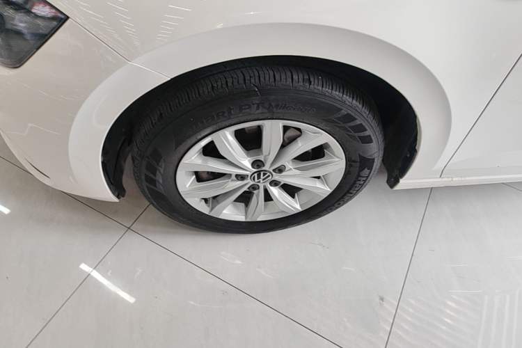 Used Volkswagen Polo 2021 Plus 1.5L Automatic Colorful Tech Edition Left Front Wheel Hub