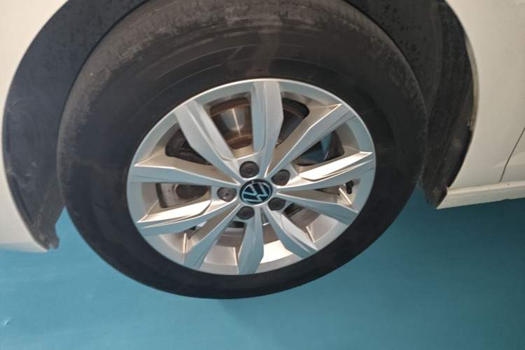 Used Volkswagen Polo 2021 Plus 1.5L Automatic Colorful Tech Edition Left Front Wheel Hub