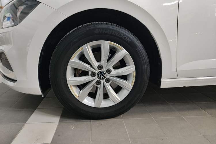 Used Volkswagen Polo 2021 Plus 1.5L Automatic Colorful Tech Edition Left Front Wheel Hub