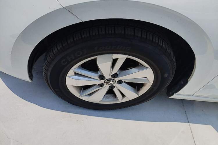 Used Volkswagen Polo 2021 Plus 1.5L Automatic Panoramic Enjoyment Edition Left Front Wheel Hub