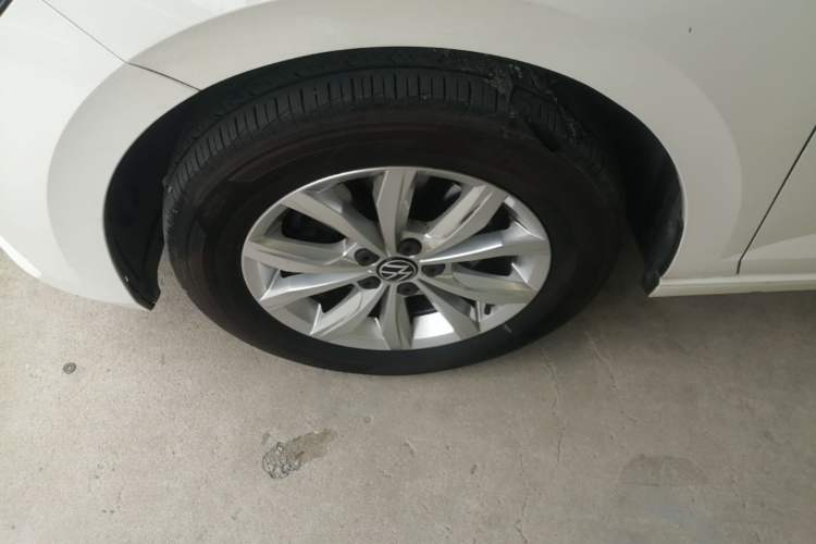 Used Volkswagen Polo 2021 Plus 1.5L Automatic Colorful Tech Edition Left Front Wheel Hub