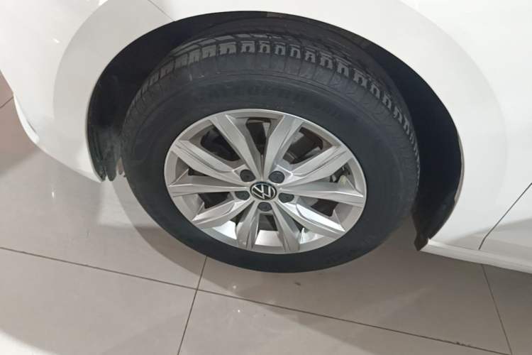 Used Volkswagen Polo 2021 Plus 1.5L Automatic Colorful Tech Edition Left Front Wheel Hub