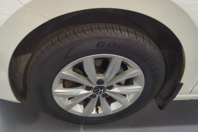 Used Volkswagen Polo 2021 Plus 1.5L Automatic Colorful Tech Edition Left Front Wheel Hub