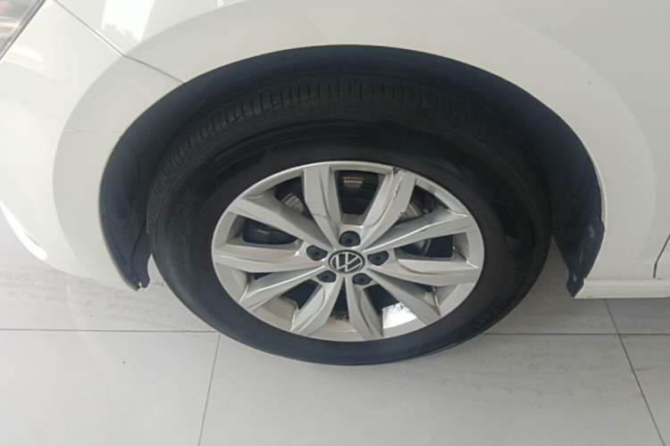 Used Volkswagen Polo 2021 Plus 1.5L Automatic Colorful Tech Edition Left Front Wheel Hub