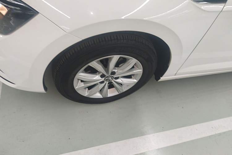 Used Volkswagen Polo 2021 Plus 1.5L Automatic Colorful Tech Edition Left Front Wheel Hub