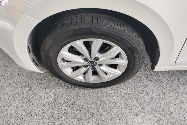 Used Volkswagen Polo 2021 Plus 1.5L Automatic Colorful Tech Edition Left Front Wheel Hub