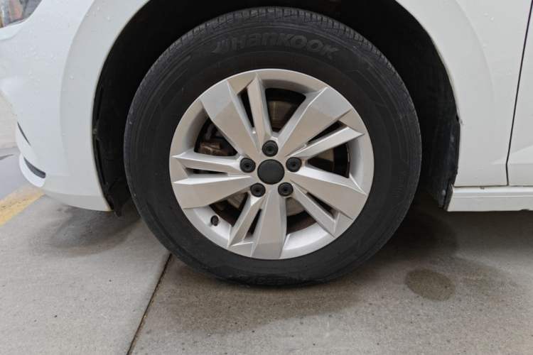Used Volkswagen Polo 2021 Plus 1.5L Automatic Panoramic Enjoyment Edition Left Front Wheel Hub