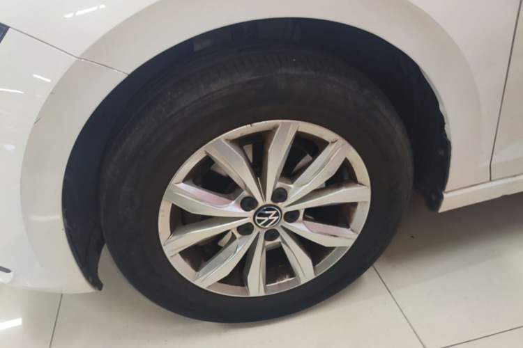 Used Volkswagen Polo 2021 Plus 1.5L Automatic Colorful Tech Edition Left Front Wheel Hub