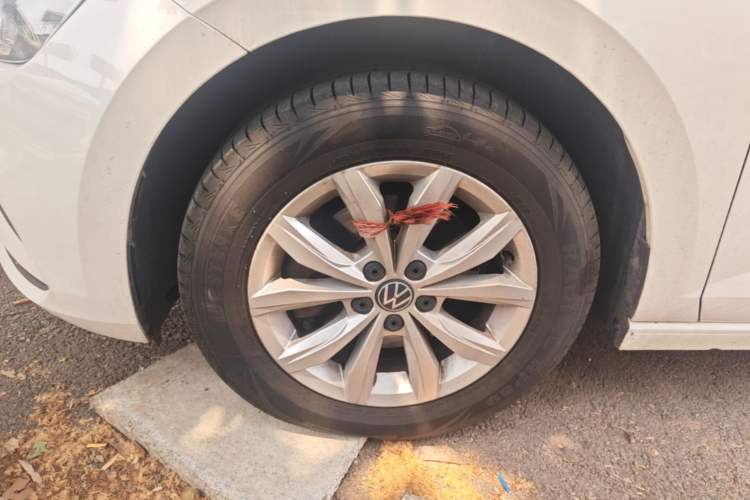 Used Volkswagen Polo 2021 Plus 1.5L Automatic Colorful Tech Edition Left Front Wheel Hub