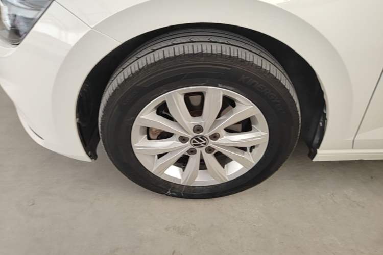Used Volkswagen Polo 2021 Plus 1.5L Automatic Colorful Tech Edition Left Front Wheel Hub