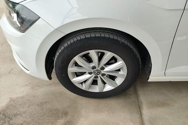 Used Volkswagen Polo 2021 Plus 1.5L Automatic Colorful Tech Edition Left Front Wheel Hub