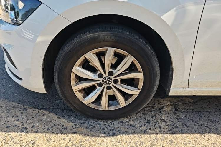 Used Volkswagen Polo 2021 Plus 1.5L Automatic Colorful Tech Edition Left Front Wheel Hub