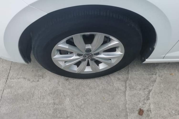 Used Volkswagen Polo 2021 Plus 1.5L Automatic Colorful Tech Edition Left Front Wheel Hub