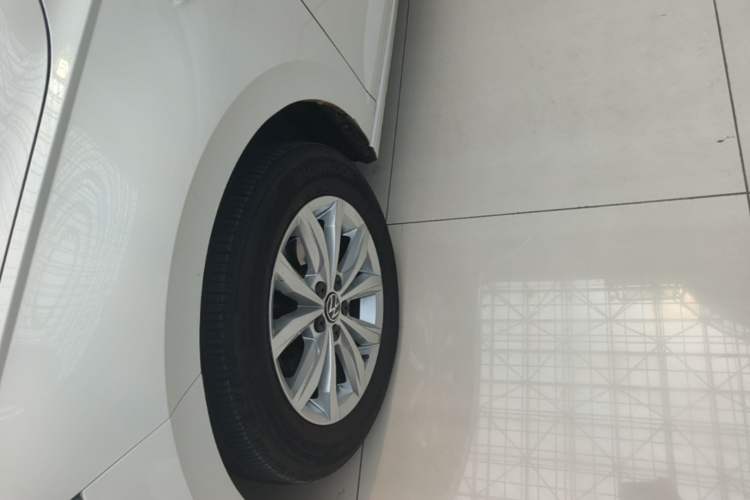 Used Volkswagen Polo 2021 Plus 1.5L Automatic Colorful Tech Edition Left Front Wheel Hub